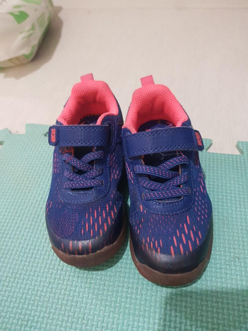 Striderite SR Kylie PINK metallic GIRLS (Category: Babies & Kids Fashion) located in Pasig City. Submitted by kathrinas (Listing ID 236848841, Image 2). Description: UK 8W EUR 25W. Can fit 2.5 years old but may be mote kasya for 3 and above. Original price is at 2650 pesos Used but not abused. With box Velcro, soles are Ok. No issue.