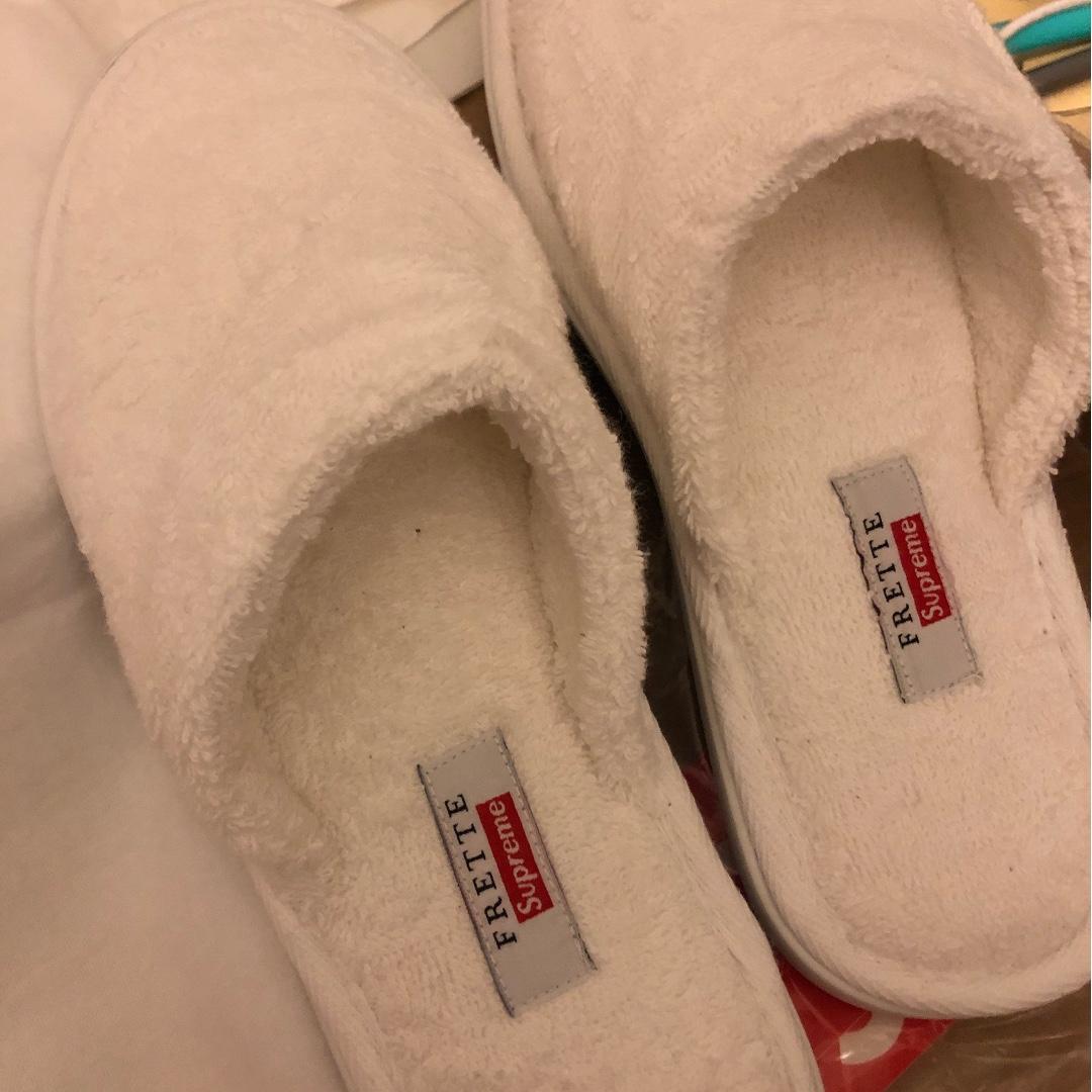 supreme slippers 2019