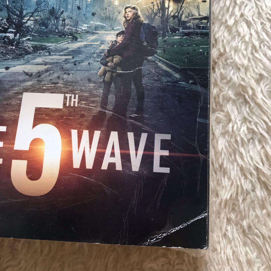 The Fifth Wave by Rick Yancey (Paperback) (Category: Storybooks) located in Manila. Submitted by bookishg (Listing ID 236844052, Image 2). Description: LAST PRICE. Has minimal cover fold as seen on the picture.