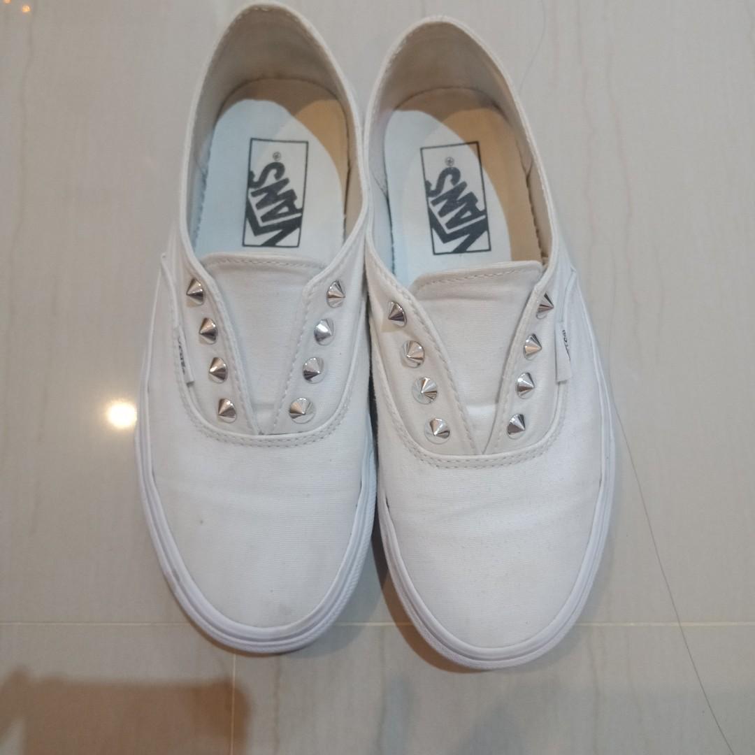 vans authentic gore studs white