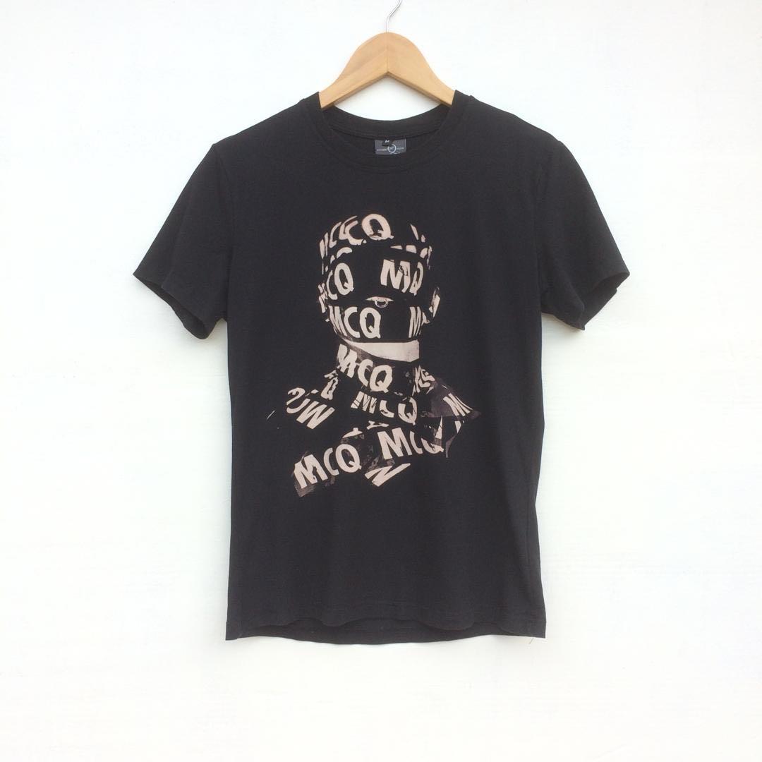 A Mcqueen (Category: Tshirts & Polo Shirts) located in Dungun. Submitted by wan_azhar12 (Listing ID 237092113, Image 2). Description: Alexander mcqueen tee Item bundle Saiz/Size= 18/27” Harga=50 Postage=Rm5 Kondisi 9.5/10 *Note=Pengeposan 2 Kali Seminggu SAHAJA *Setiap Hari AHAD&RABU Sahaja,Harap MAKLUM!!!! *Using Pos Laju,Usually it takes 1-4 working day to arrives. *Booking Maxima 3Hari Shja. *For detail Boleh Call/SMS Www.wasap.my/601110238009