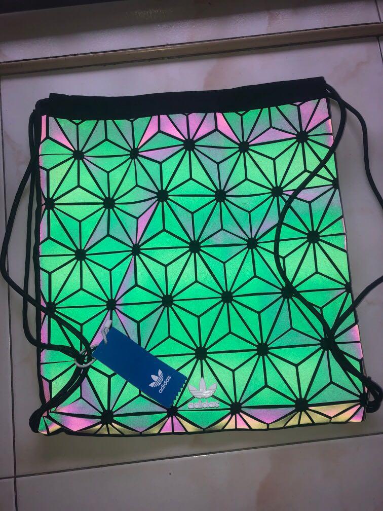 ADIDAS colour changing drawstring bag 
