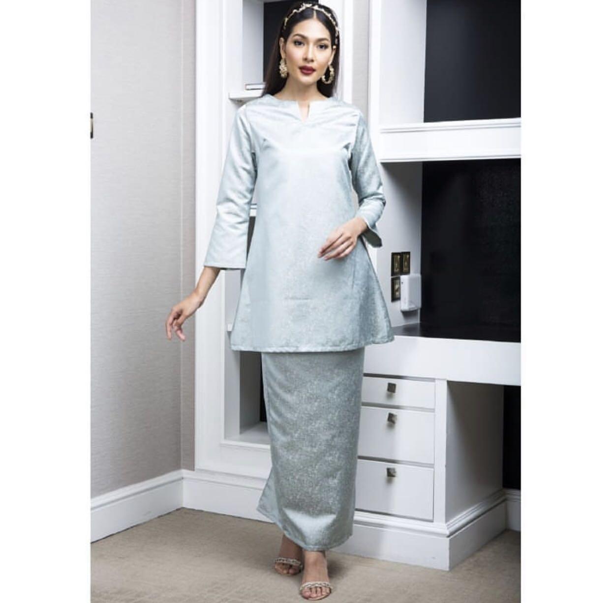 Alia Anggun Kurung Pahang In Blue Women S Fashion Muslimah Fashion On Carousell