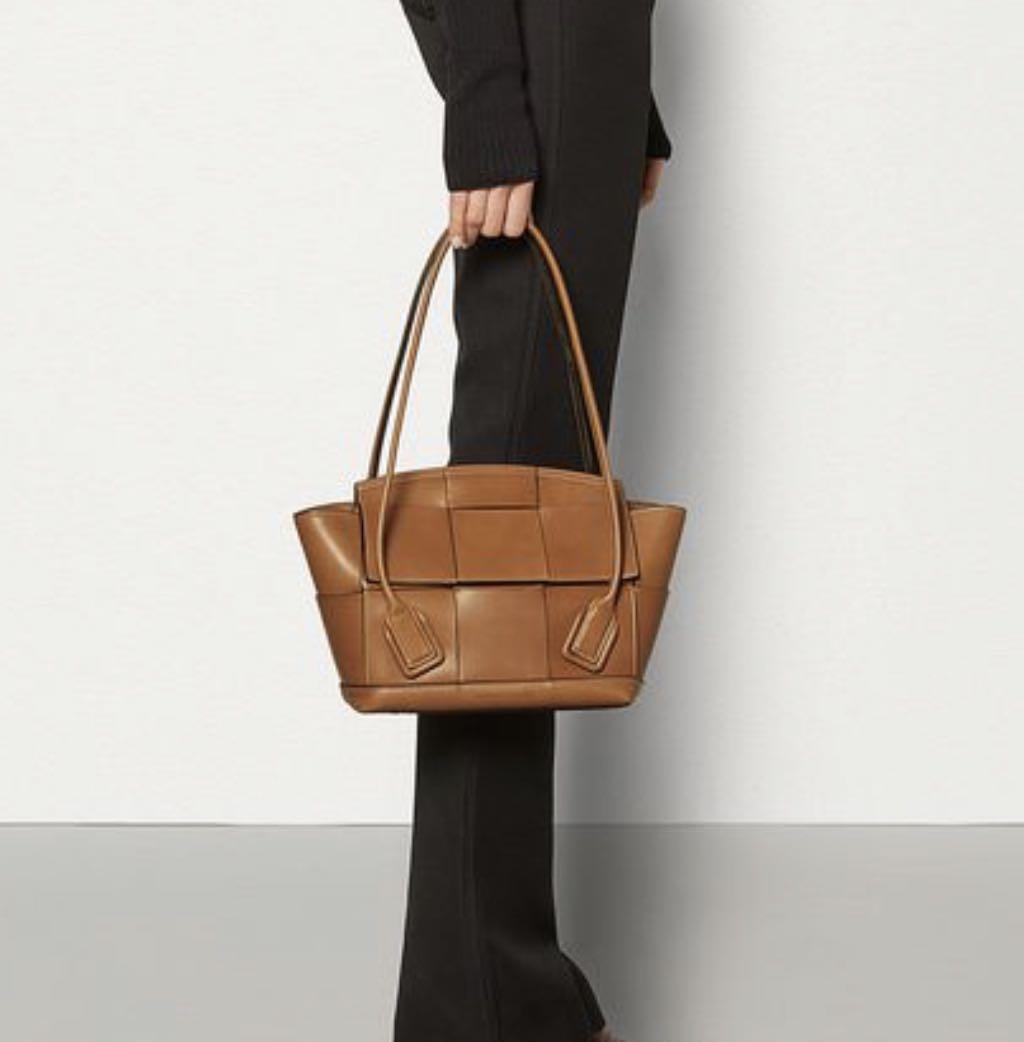Bottega Veneta BV Arco 33 shoulder bag