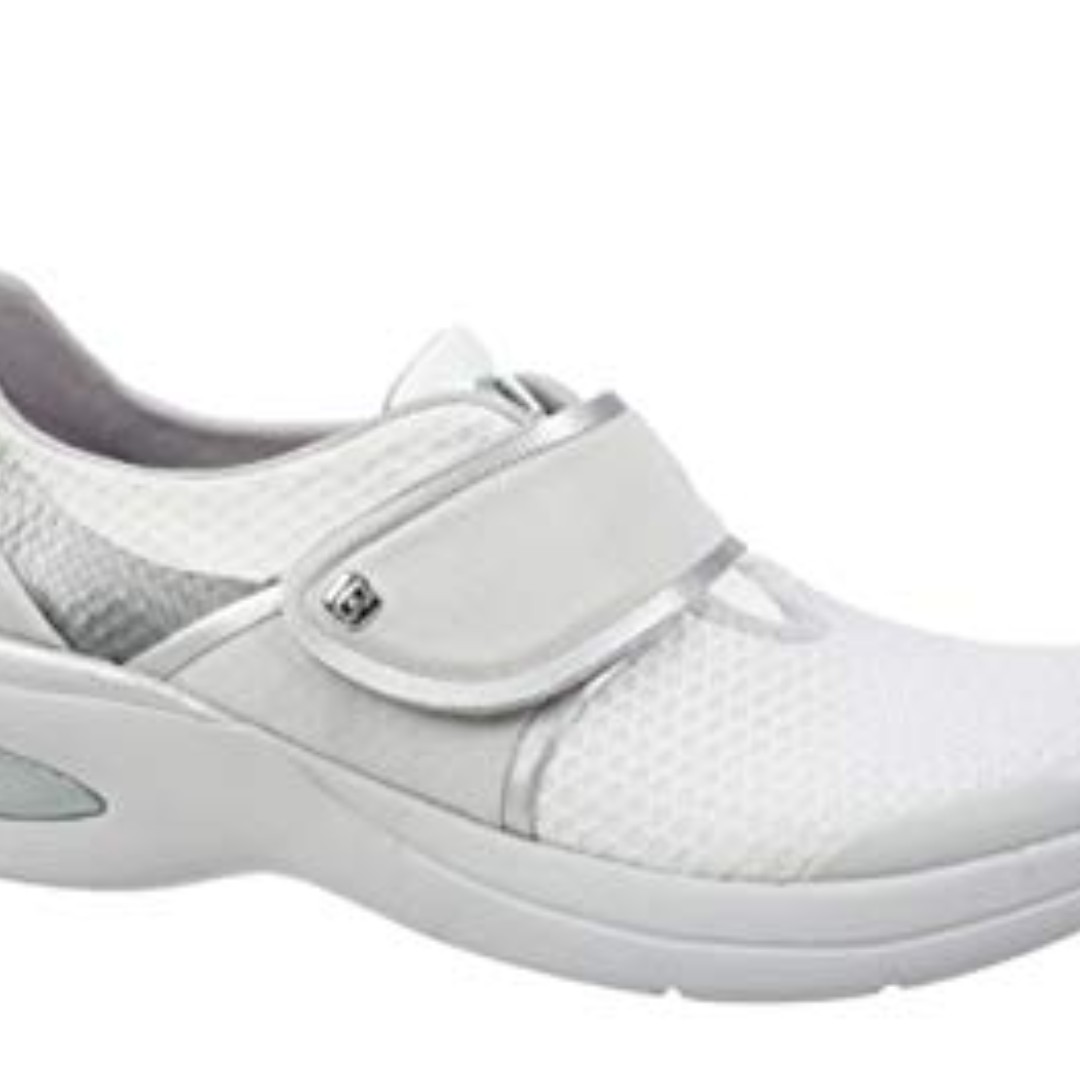 Bzees roxy sneakers outlet