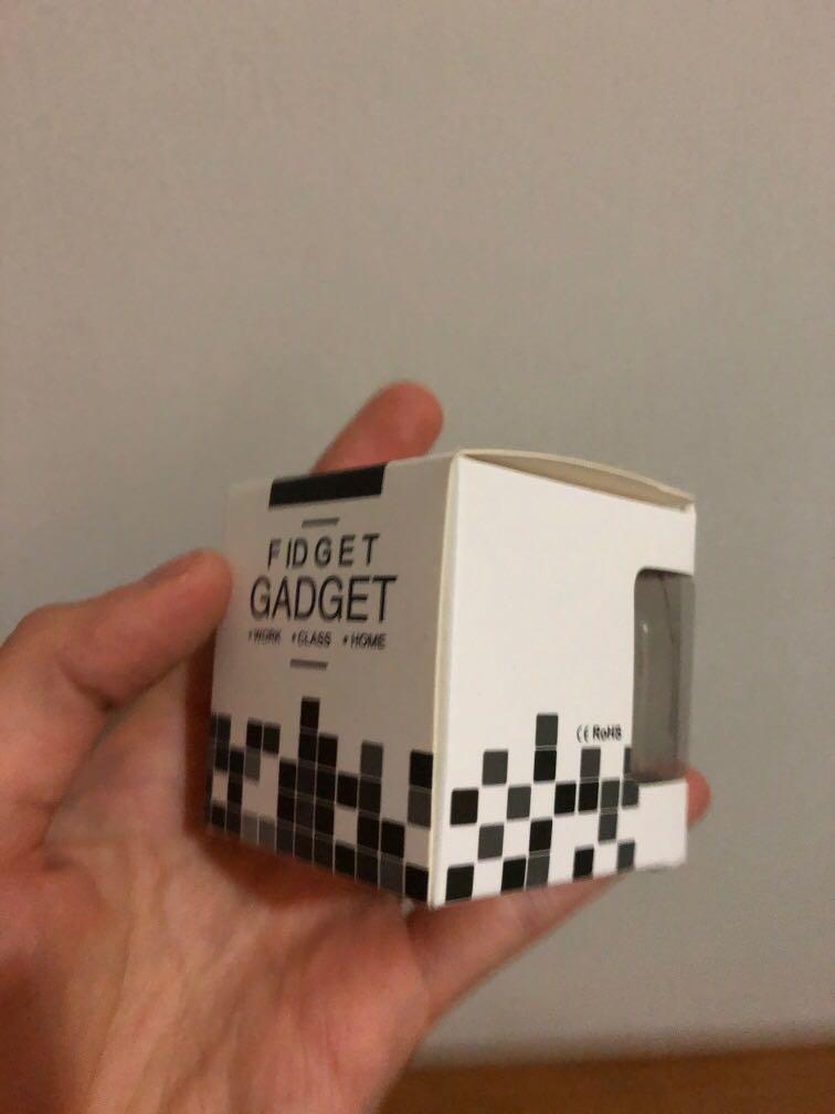 Fidget cube (Category: Interactive Toys) located in Singapore. Submitted by minimalism2210 (Listing ID 237104228, Image 2). Description: Brand new in box Black Mailing only, price includes normal mail.