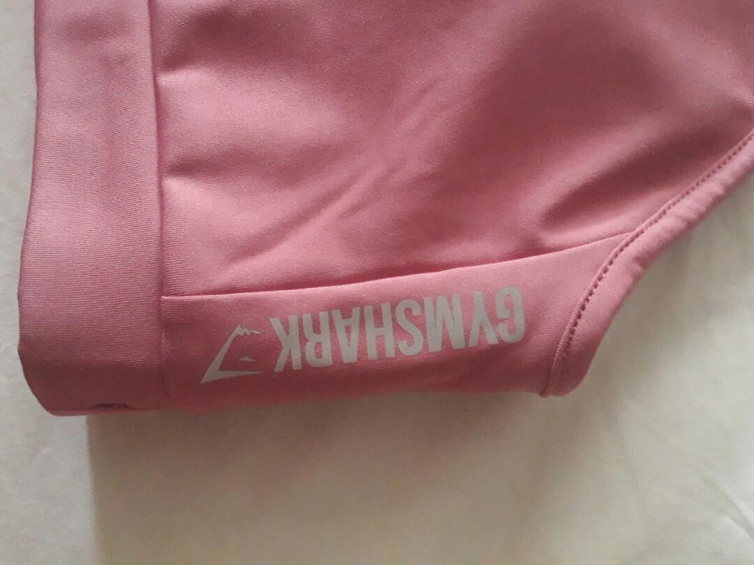 GYMSHARK TOP (Category: Activewear) located in Manila. Submitted by rinasy (Listing ID 237013215, Image 2). Description: AUTHENTIC. MONEY BACK GUARANTEED IF PROVEN FAKE. WITH IT'S TAG AND ORIGINAL PACKAGING 🙂.