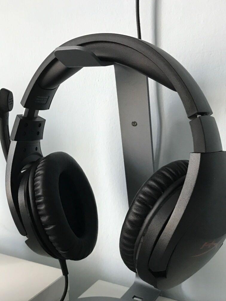 Hyperx Cloud Stinger (Category: Headphones & Headsets) located in Singapore. Submitted by ronit.a (Listing ID 237029316, Image 1). Description: Hyperx cloud stinger headphones, used for 3 months still in pristine condition. Selling quite cheap as I am looking to upgrade. Price is open to all forms of negotiation and please do not hesitate to pm for more pics..