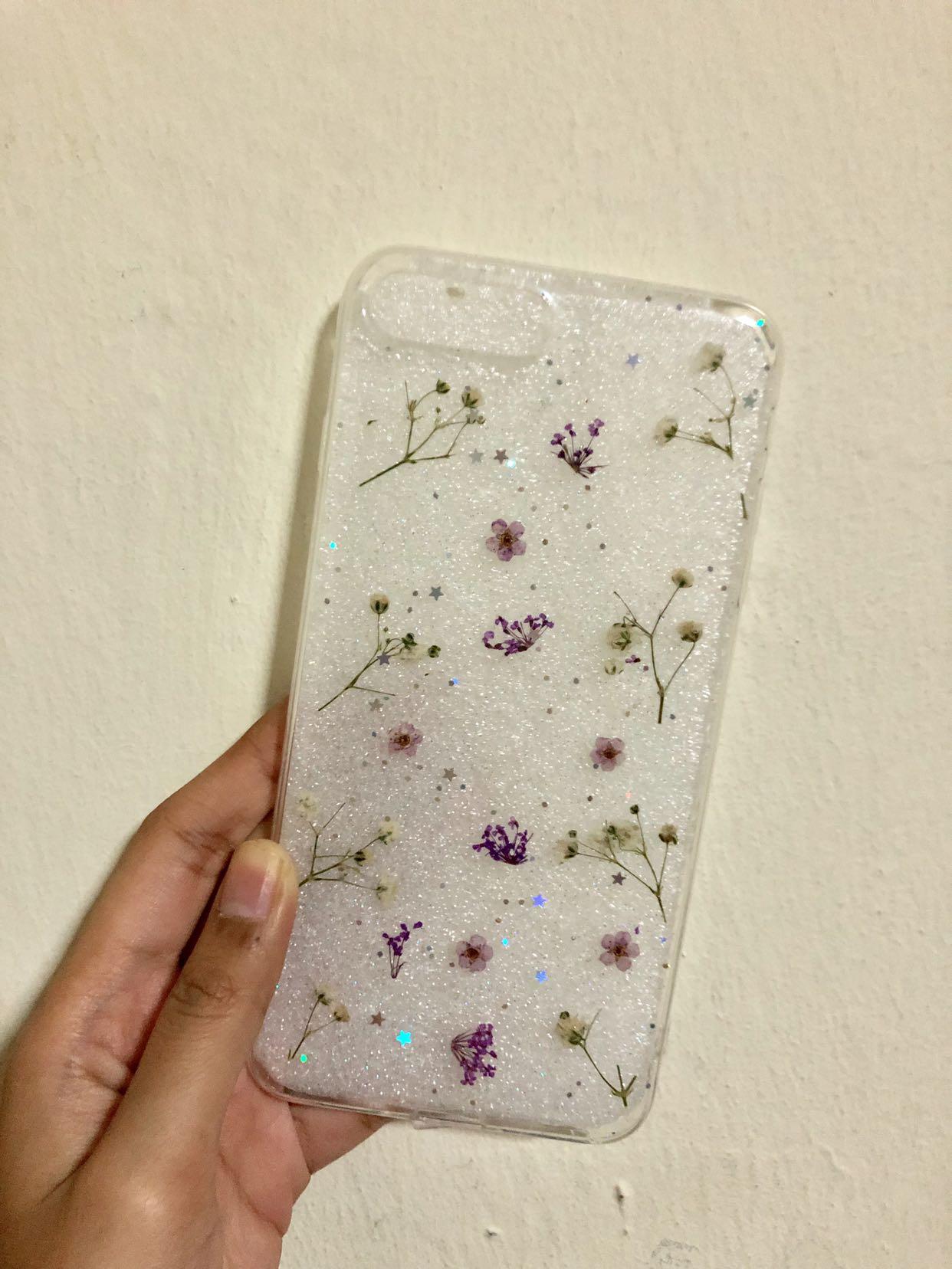 Iphone case (Category: Cases & Sleeves) located in Singapore. Submitted by hotcurry (Listing ID 237129265, Image 1). Description: ❤️ Real flowers ❤️ Iphone 8 plus ❤️ Very cute and pretty ❤️ Bought it for $15 ❤️ Can opt for meet up/ mail.