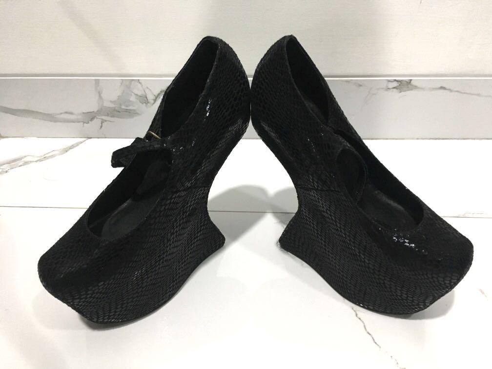 jeffrey campbell night walk