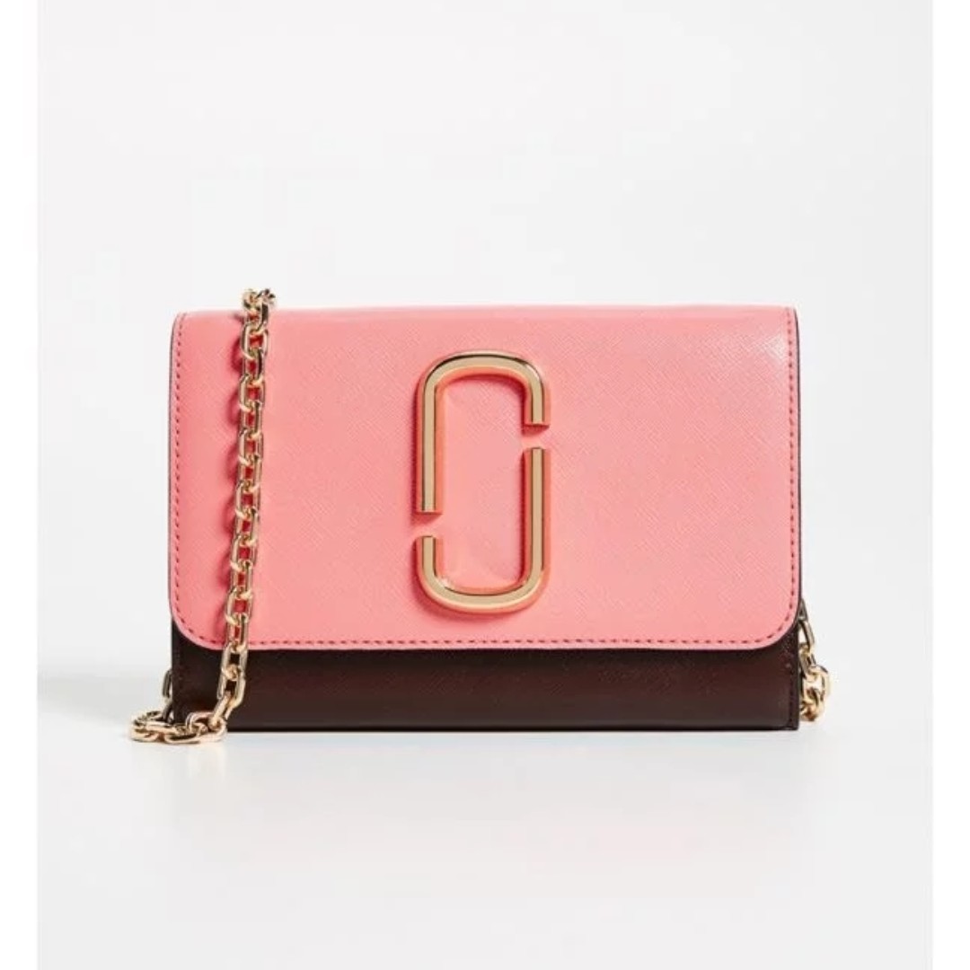 Marc Jacobs Snapshot Wallet on Chain, Women's Fashion, Bags & Wallets, Purses & Pouches on Carousell
