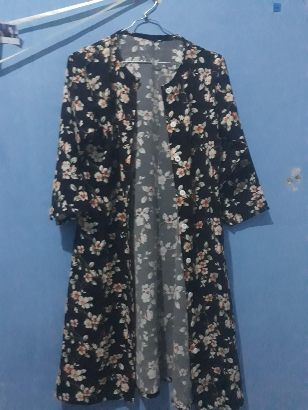 Outer Hitam Cardigan Motif Bunga Fesyen Wanita Pakaian Wanita Atasan Di Carousell