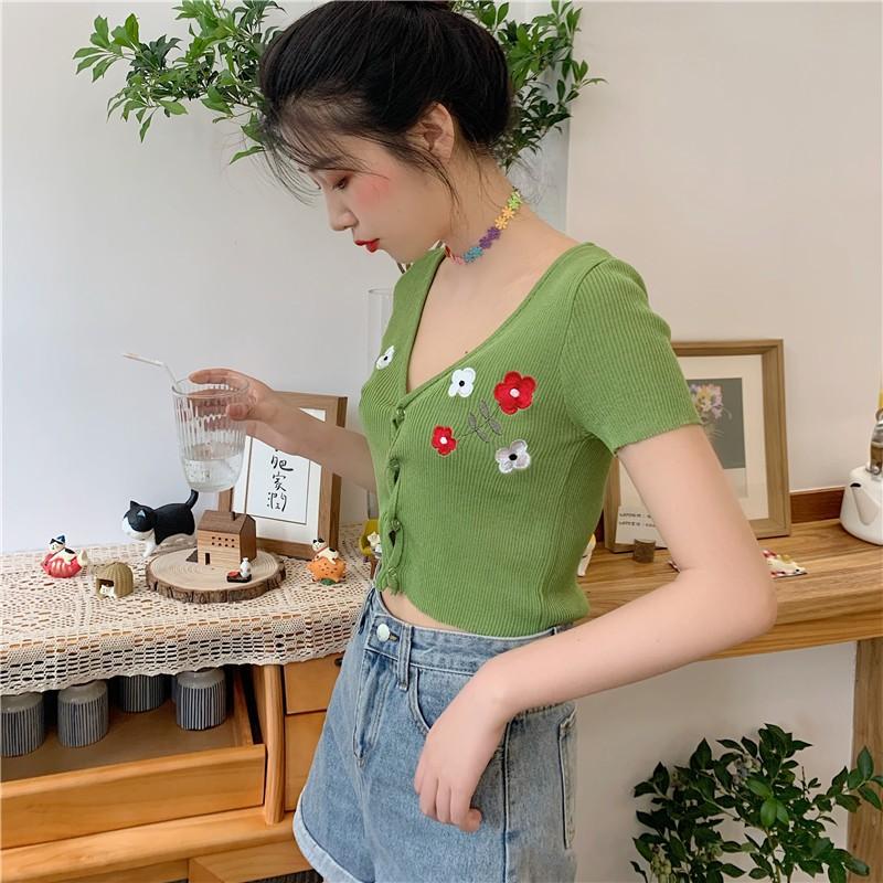Po 351 Floral Embroidery Flower Pattern V Neck Button Down Knit Crop Top Knitted Shirt Cardigan Jacket Ulzzang Bulletin Board Preorders On Carousell In this instructable, i'm going to show you how to hand embroider beautiful flowers! carousell