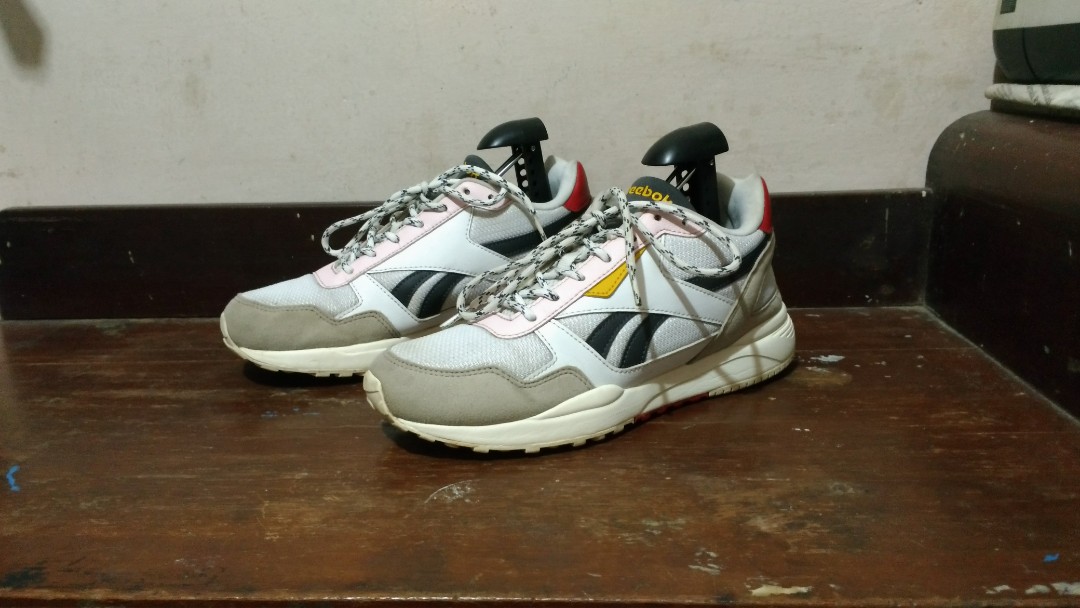 reebok royal bridge wanna one
