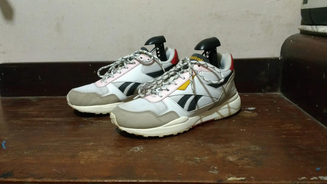 Reebok X Wannaone Royal Bridge 2.0