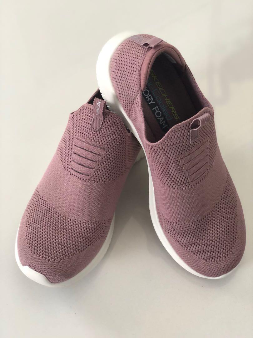 Skechers Stretch-knit with Air-Cooled 