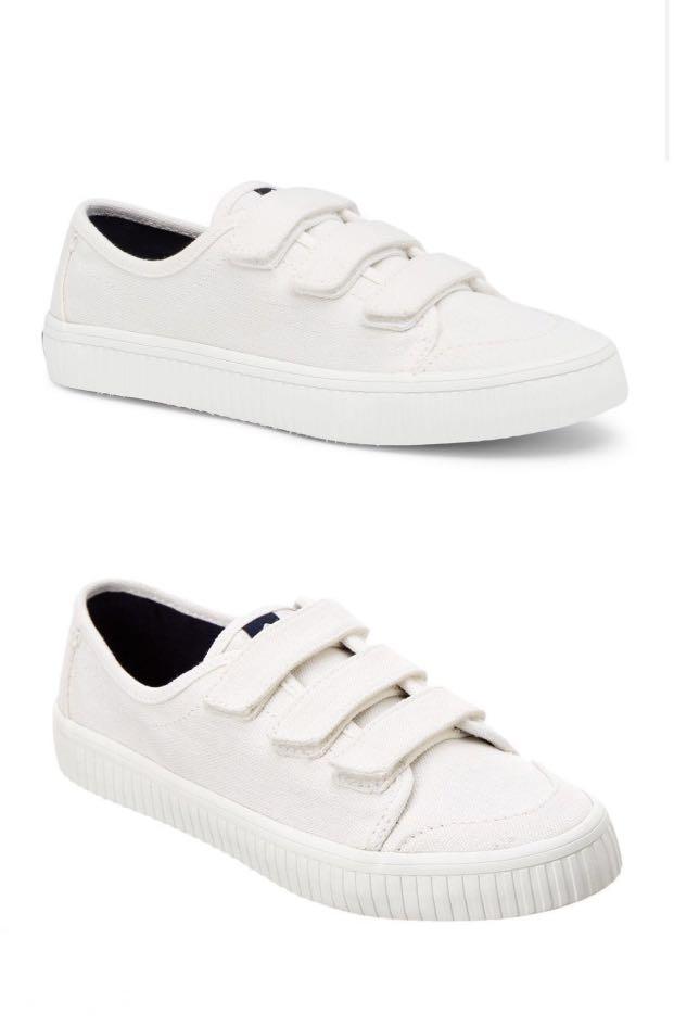 sperry crest loop sneakers