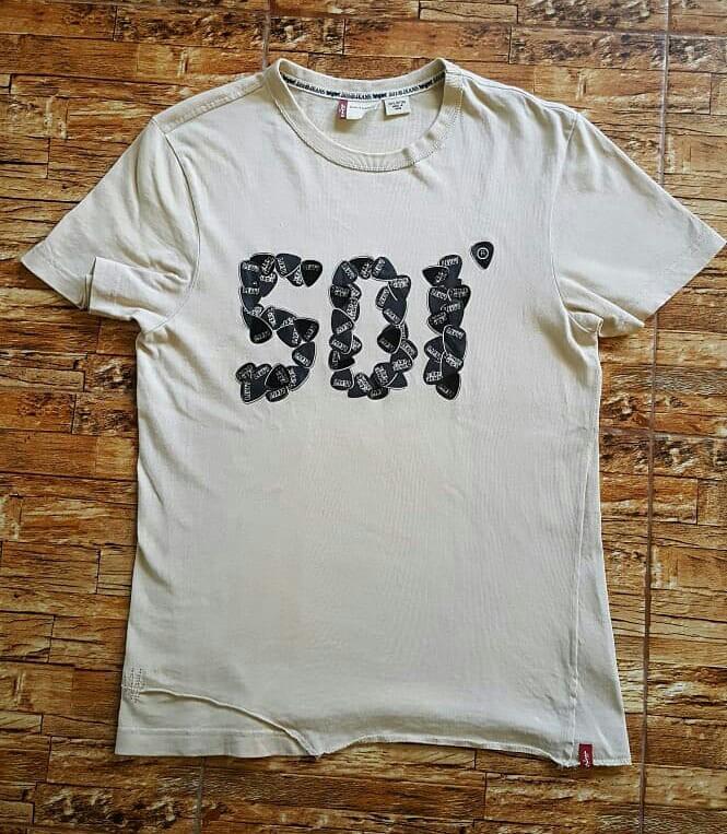 levis 501 t shirt