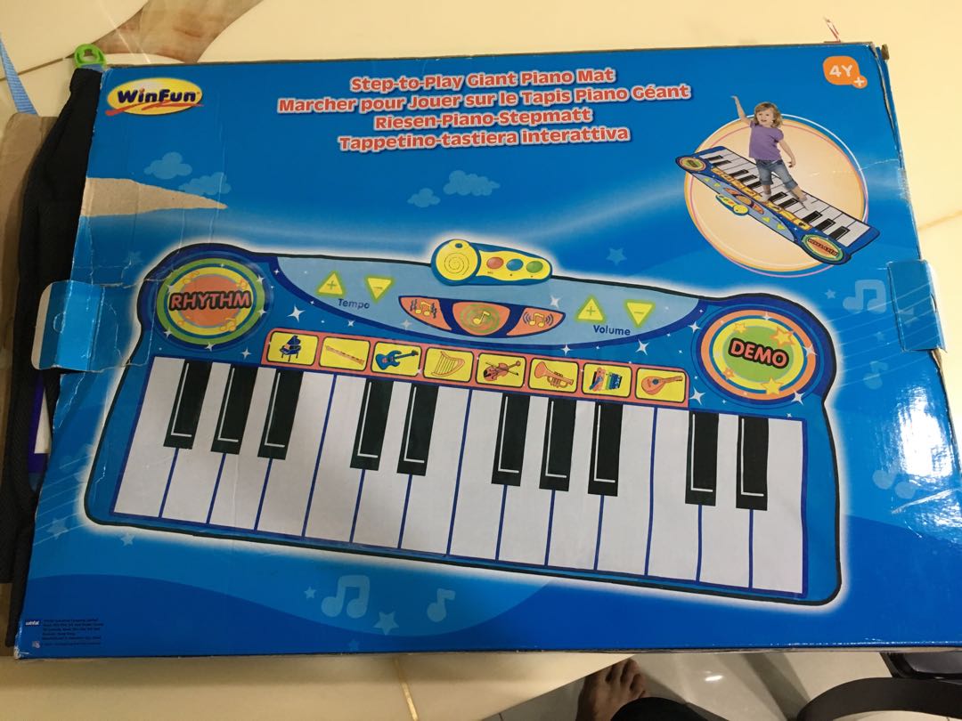 step on piano toy