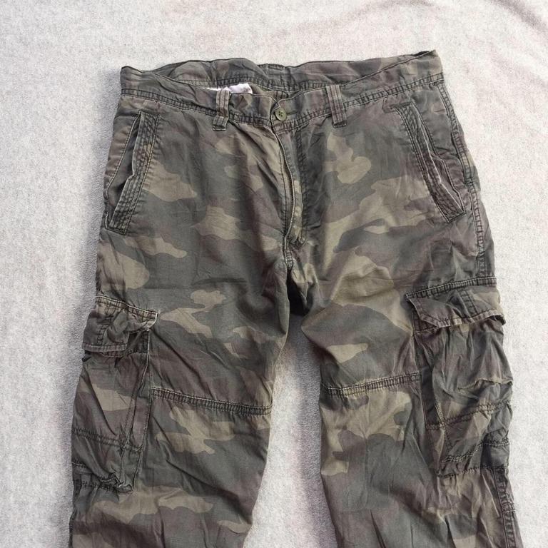 Uniqlo camouflage pants top