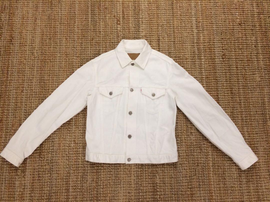 Vintage Levi s white color denim jacket Men s Fashion Coats