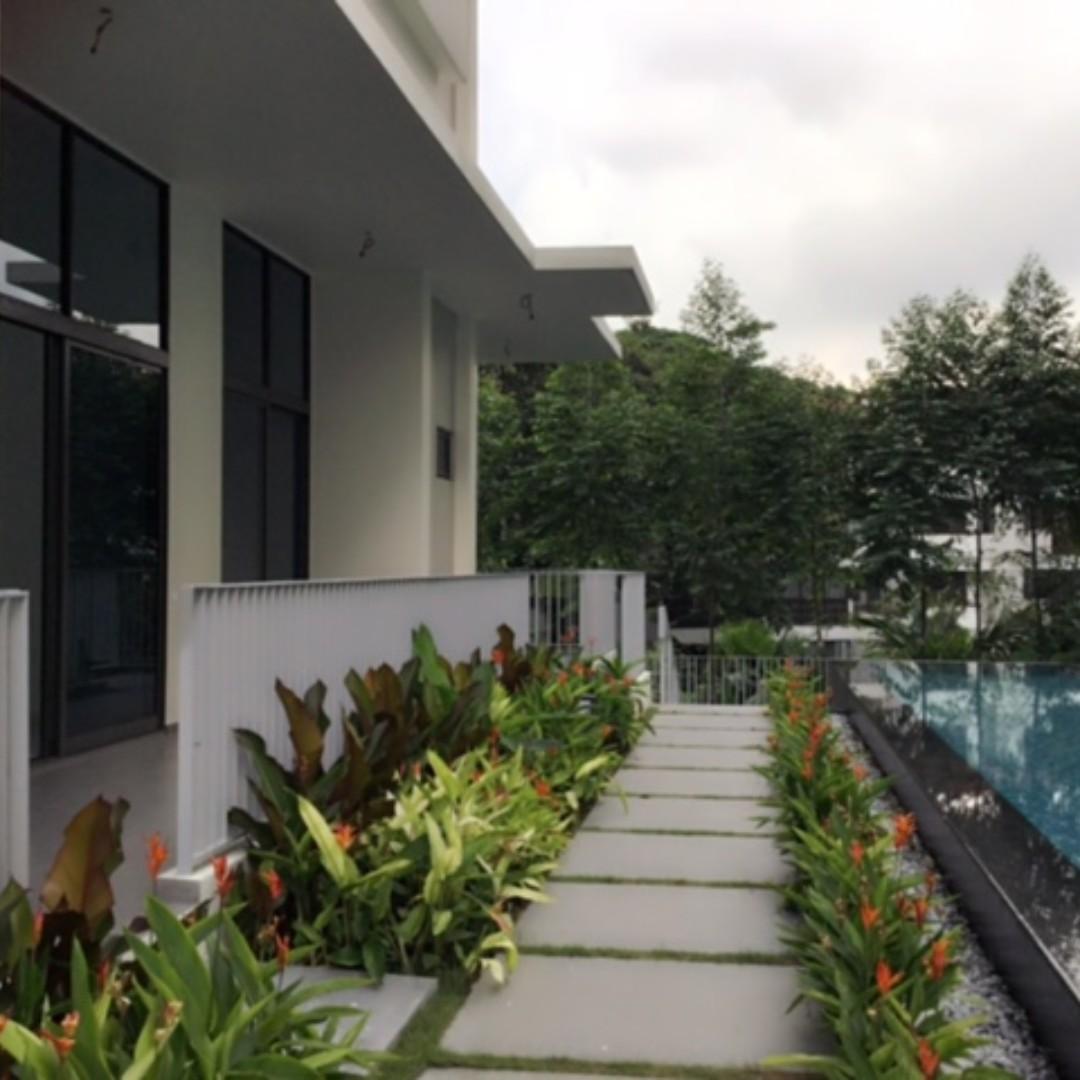 3 Bedroom + 1 Utility Room The Skywoods dairy farm Near Hillview MRT