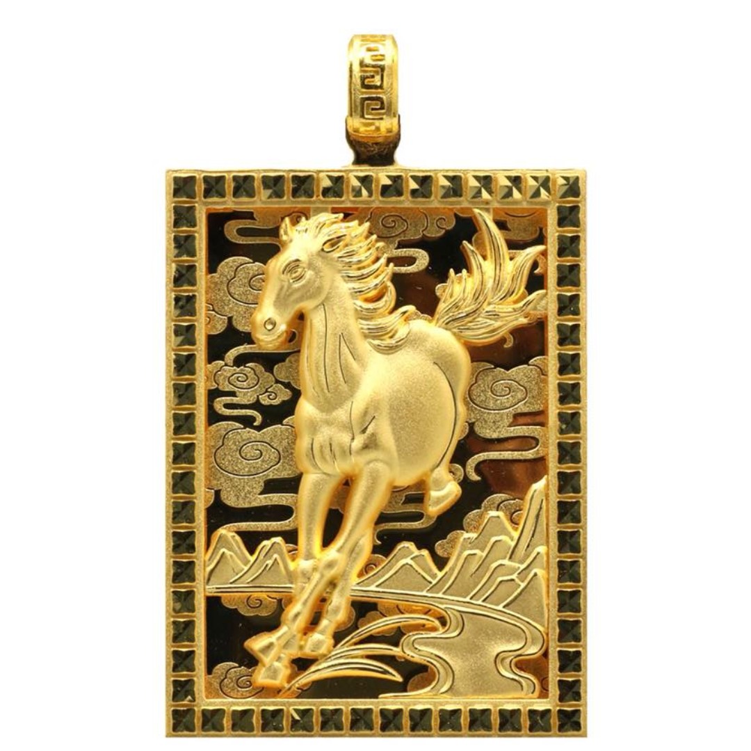 Gold horse hotsell pendant necklace