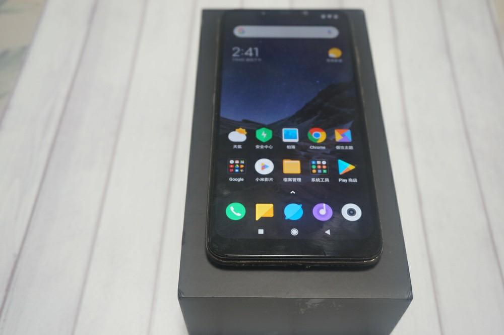 小米Pocophone F1 二手/中古黑色原廠盒裝, 手機平板, 安卓Android在旋轉拍賣