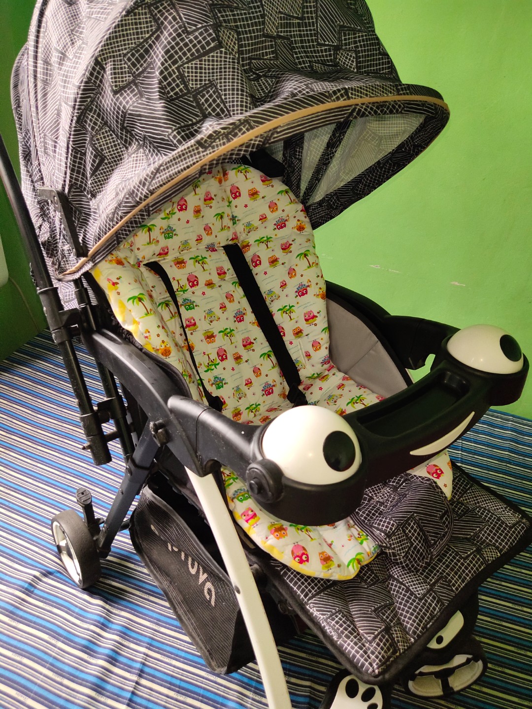 Apruva folding sale deluxe baby stroller