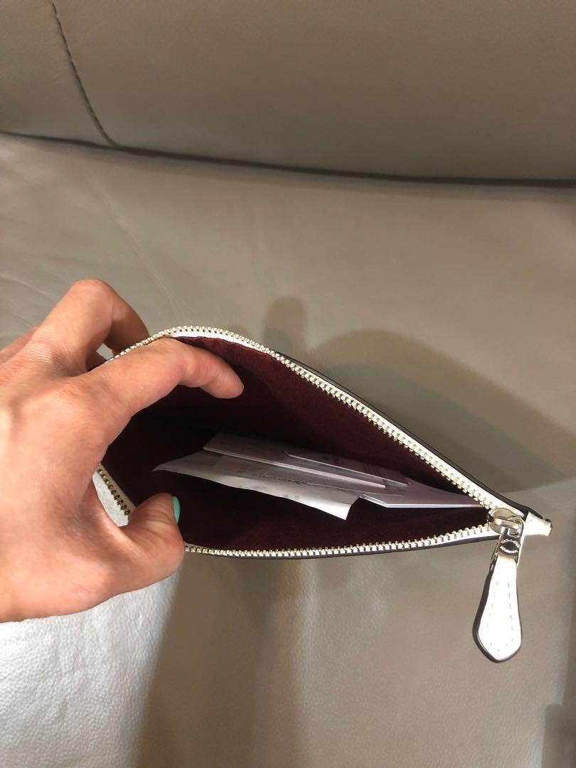 Coach （分類：手袋及銀包）位於 Hong Kong。 由 ChangoodLucky 提交（商品編號 237136273，圖片 3）。簡介： 全新真品coach。