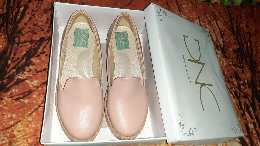 Dnc shoes wiggly salem Fesyen Wanita Sepatu di Carousell