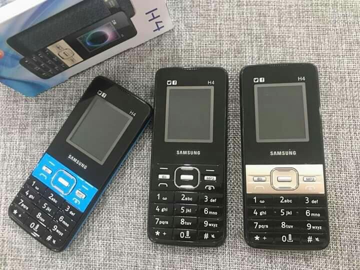 H4 phone (Category: Early Generation Mobile Phones) located in Quezon City. Submitted by rigelsfashiononline (Listing ID 237226403, Image 2). Description: 🔥Samsung H4 Phone Php 400 ✅1.77 inch Screen ✅Camera ✅Mp3/Mp4 Player ✅FM Radio ✅Dual Sim ✅Facebook ✅Bluetooth ✅ Support T-flash Card ✅W/Charger.