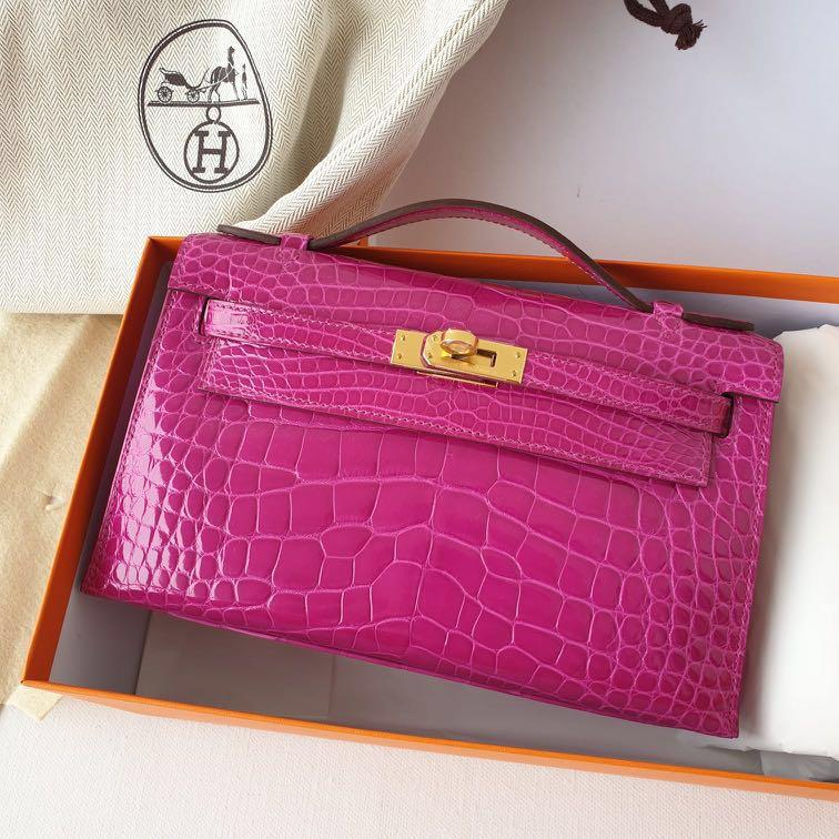 Hermes Kelly Pochette Bag Rose Scheherazade Pink Alligator Clutch Gold  Hardware
