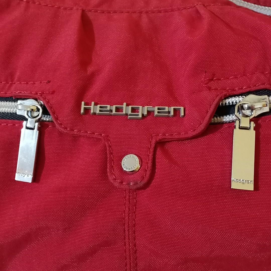 Junket Hedgren crossover bag (Category: Cross-body Bags) located in Las Pinas. Submitted by timonsam (Listing ID 237296821, Image 1). Description: #winsunniesface Preloved ❣️ 📍 Good condition Condition 9/10 Seldom used Good as New Junket large expandable crossover bag is perfect for traveling since the lightweight design allows you to keep your things. Trendy and comfortable Wear it on the shoulder or crossing the body. Dimension 19"W x 11"H Col