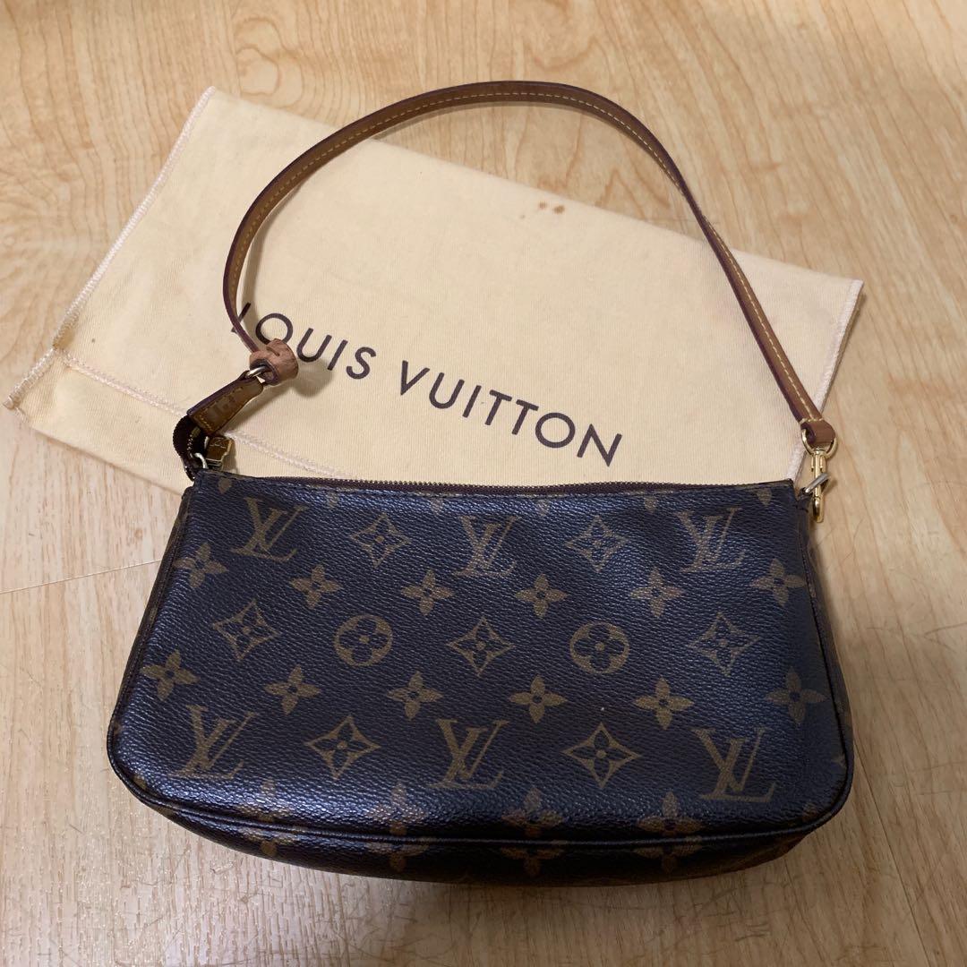 frynser serie replika Louis Vuitton Pochette Accessoires NM in Monogram., Luxury, Bags & Wallets  on Carousell
