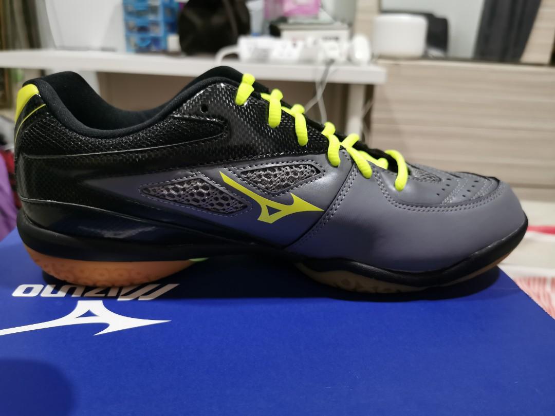 Mizuno Wave Fang SS2 Wide Men s Fashion Activewear on Carousell