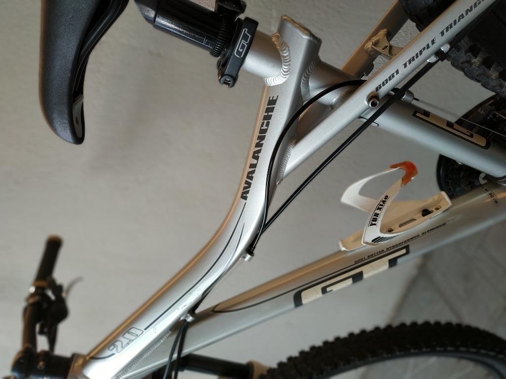 gt avalanche 2.0 white