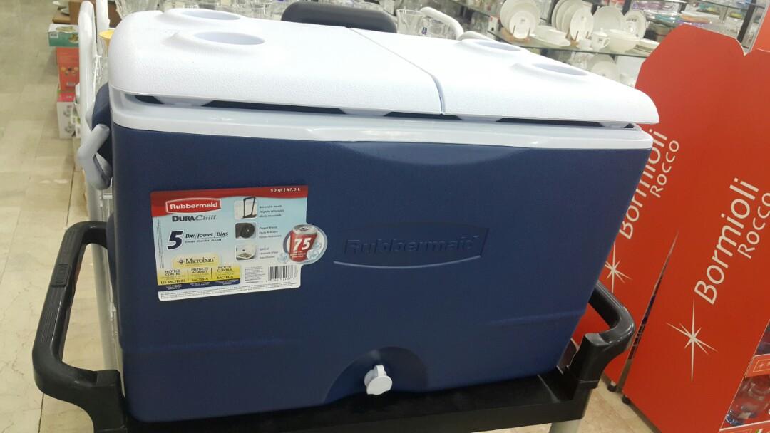 rubbermaid 50 qt wheeled cooler