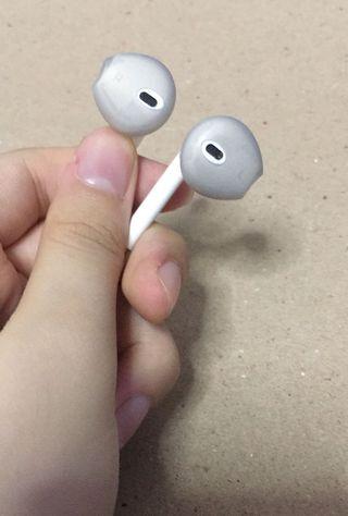 Apple earphone silicone covers