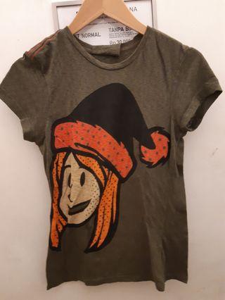 Kaos wanita