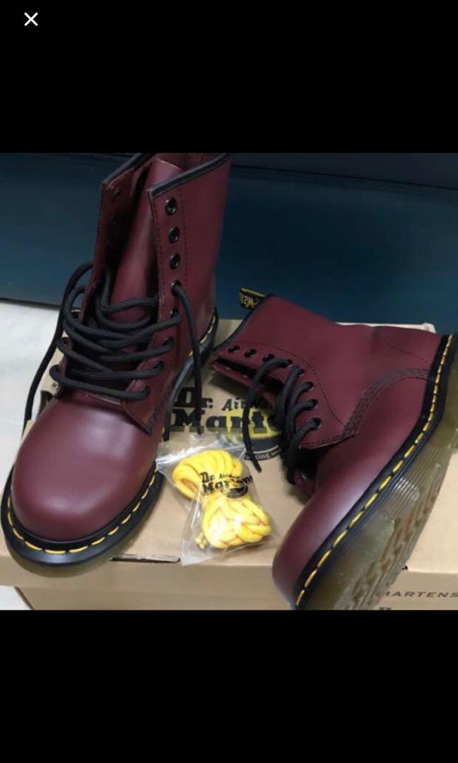 dr martens 1460 laces