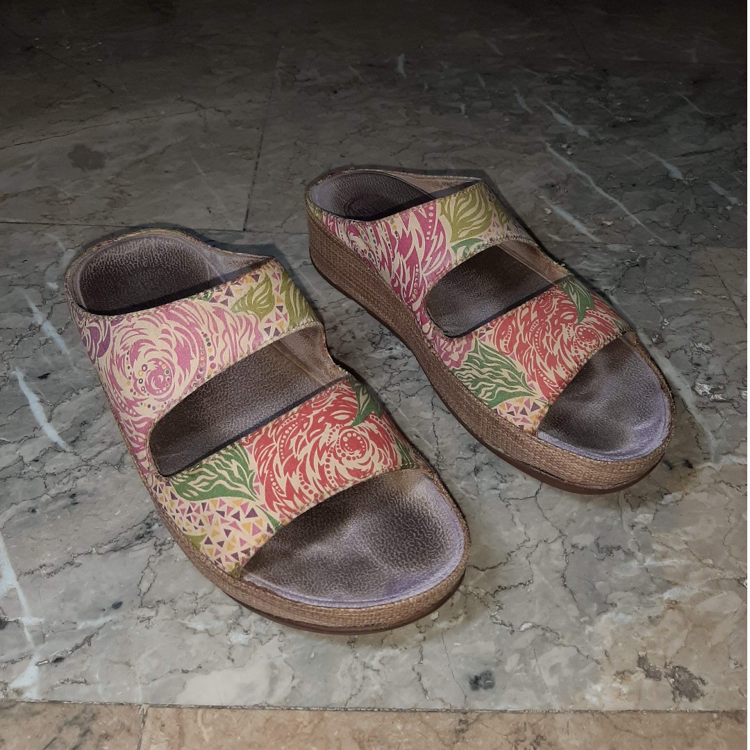 Fitflop Lolla Liberty In Kate Ada Limited Women S Fashion Footwear Slippers And Slides On Carousell