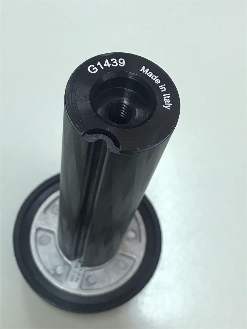 Gitzo g1439 short center column carbon fiber