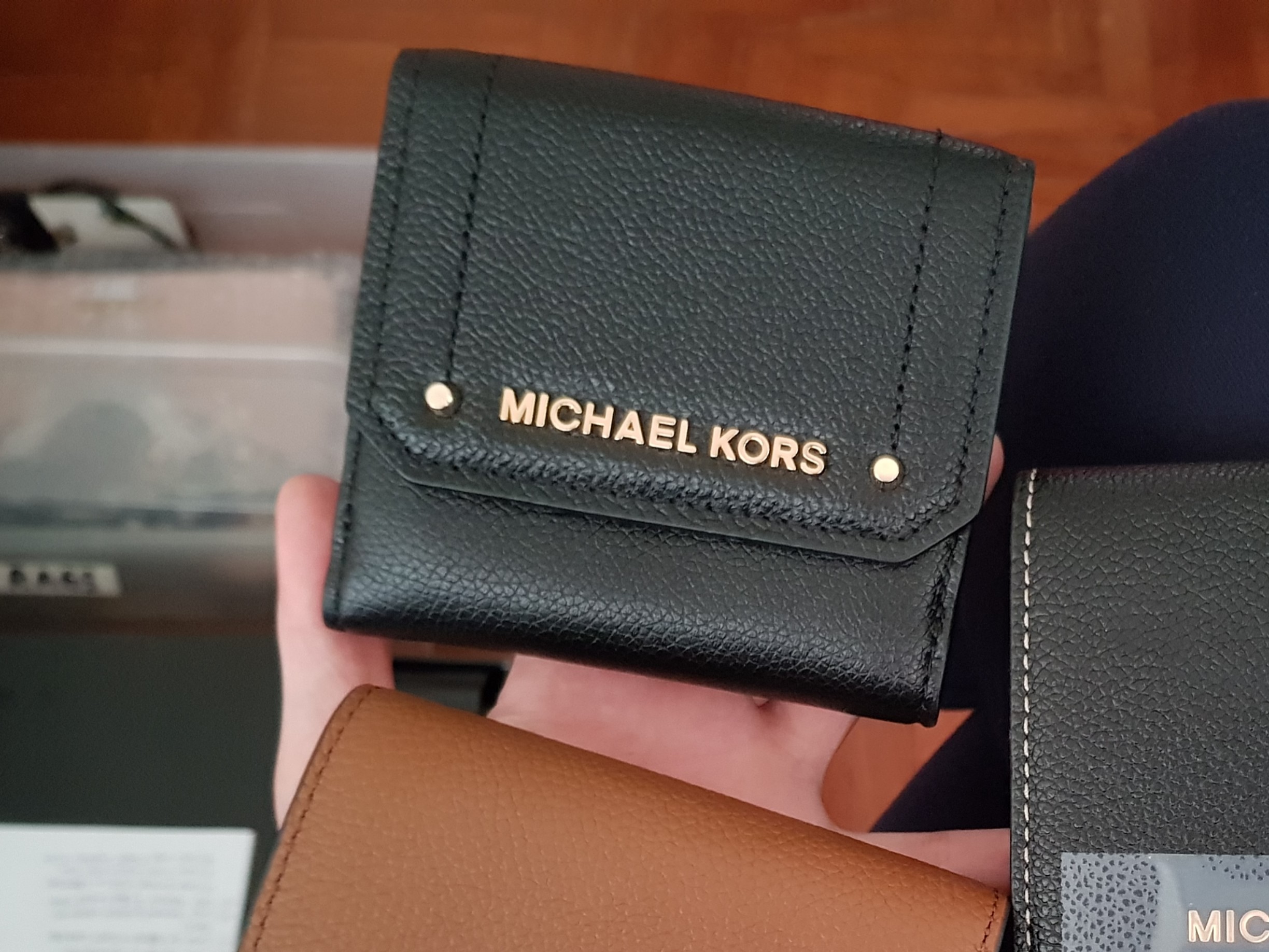 Michael Kors Hayes Trifold Coin Case 