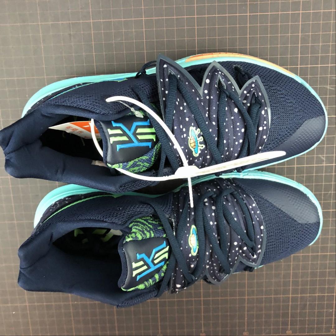 Kyrie 5 alien top