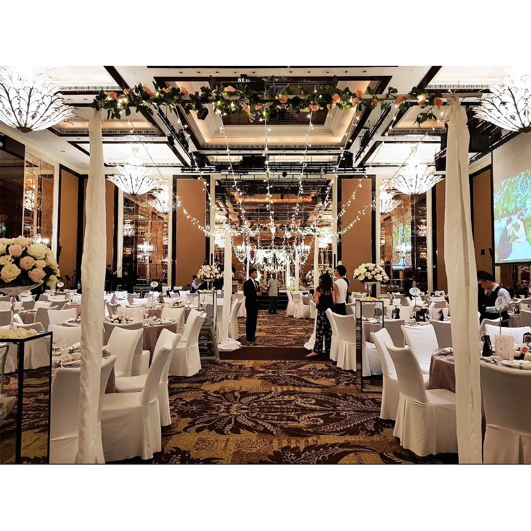 Overhead Fairylights Aisle Walkin Installation At St Regis
