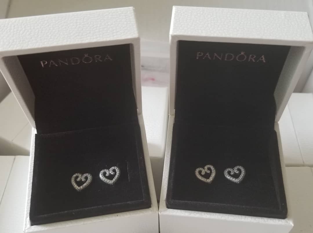 Heart swirls top stud earrings