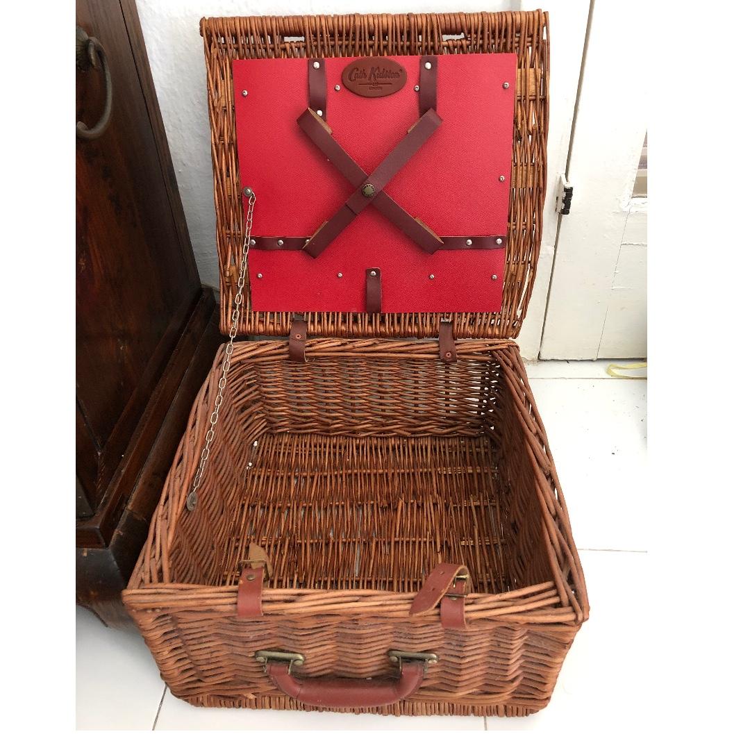 Picnic basket