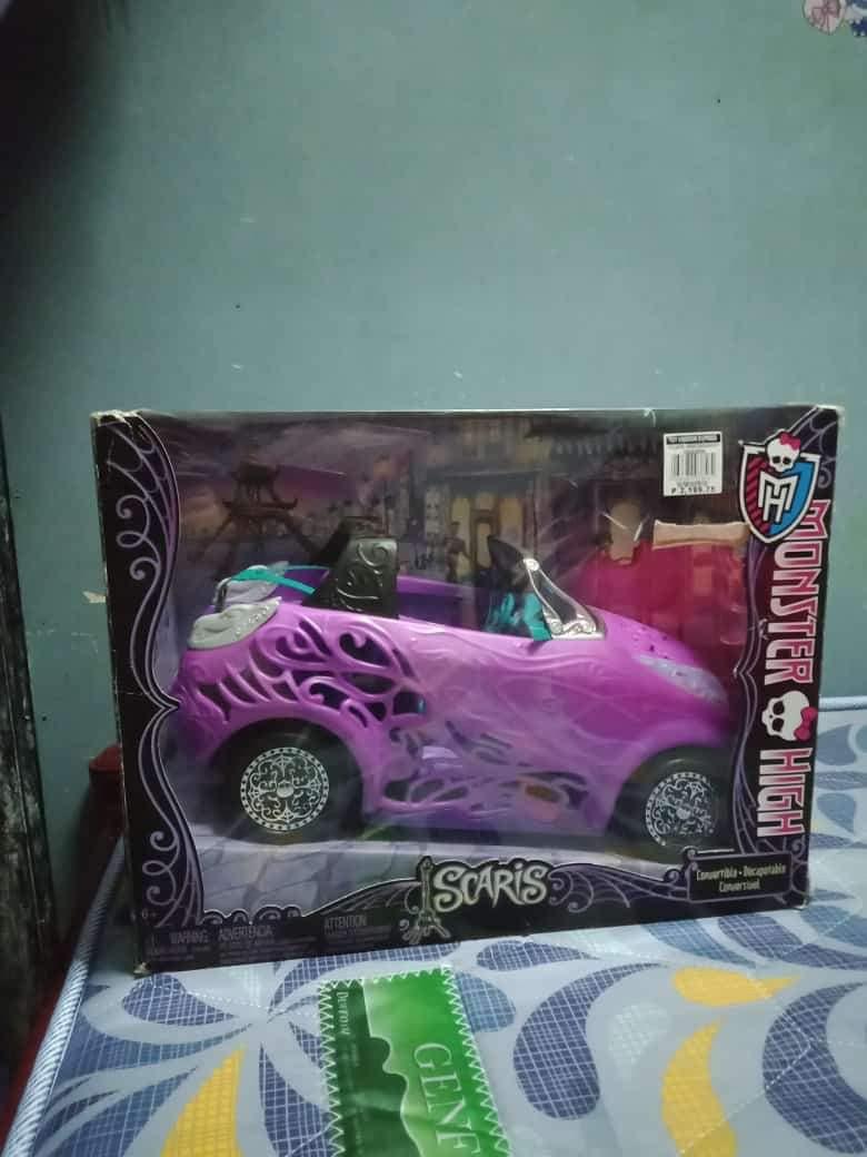 monster high scaris car