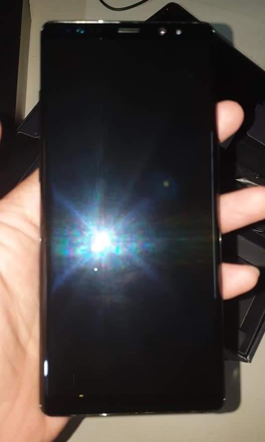 Samsunf Note 8 Single Sin Smooth (Category: Samsung) located in Las Pinas. Submitted by ezeq28 (Listing ID 237323338, Image 3). Description: For salw Galaxy note 8 65gb 6gb ram 98%smooth No hidden issue no amoled burn Semi complete po what you see is whY you get price is negotiable pm me or txt me lang 09193921156.